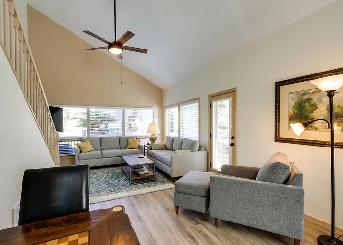 6 Mi To Downtown: Townhome W/ Deck Holiday home Flagstaff