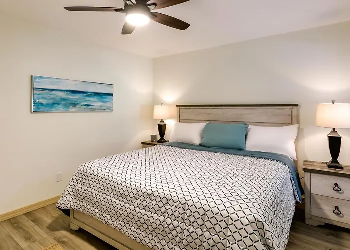 6 Mi To Downtown: Townhome W/ Deck Flagstaff