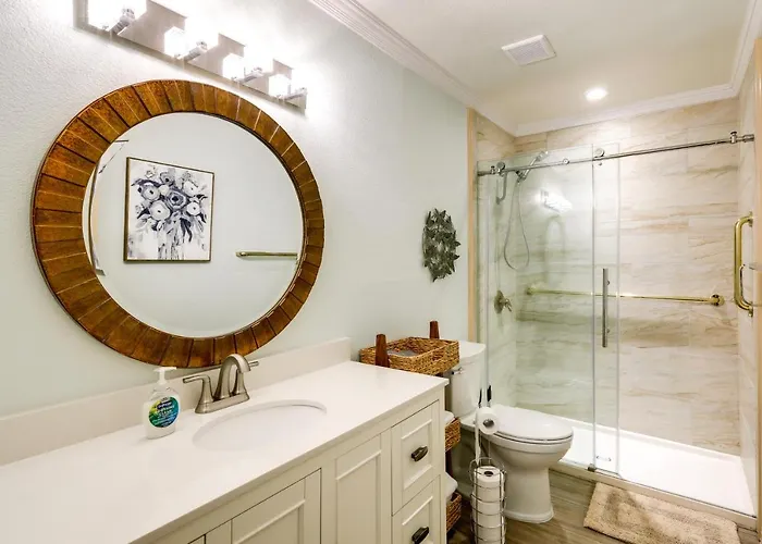 Holiday home 6 Mi To Downtown: Townhome W/ Deck *