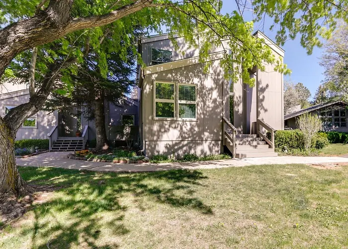 6 Mi To Downtown: Townhome W/ Deck Holiday home Flagstaff