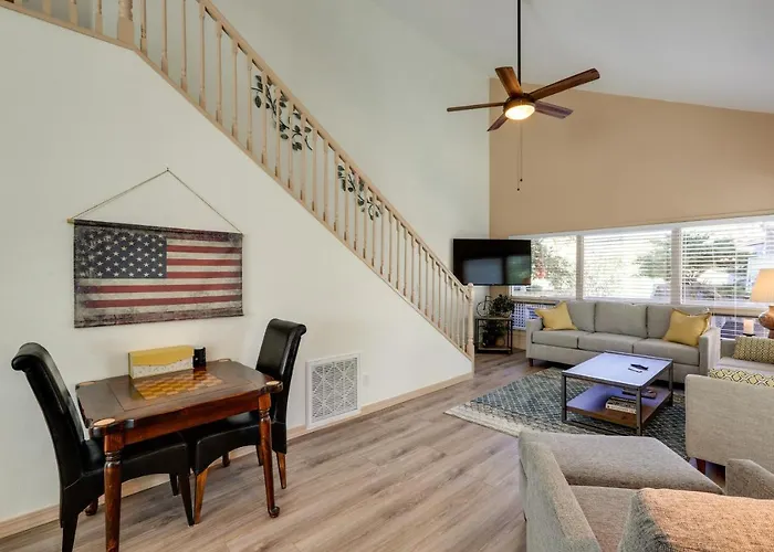 6 Mi To Downtown: Townhome W/ Deck